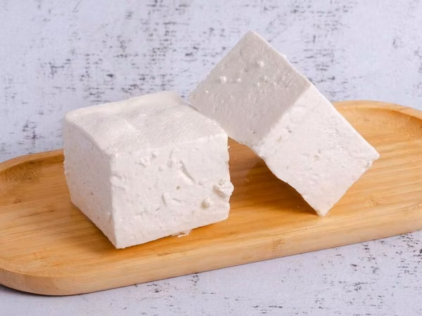 Təmiz keçi pendiri satılır.Siyəzən rayonunda 15manat