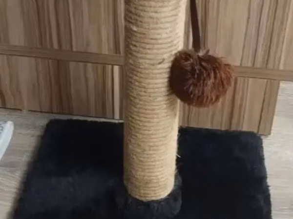 Məhsul: Pişik üçün qartma dirəyi (scratching post) Xüsusiyyətlər: -