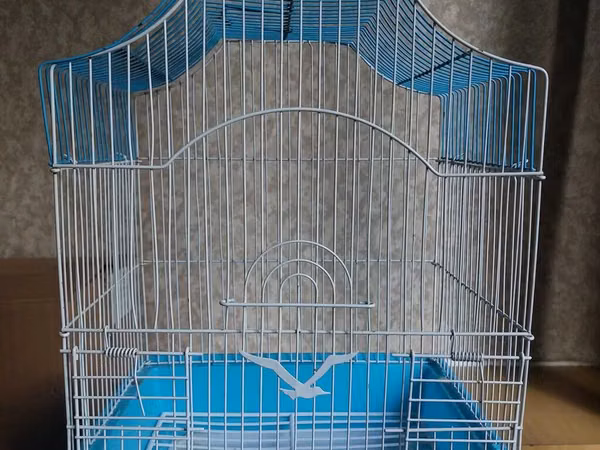 Quş qəfəsi – orta ölçülü, dekorativ damlı model - Material: möhkəm