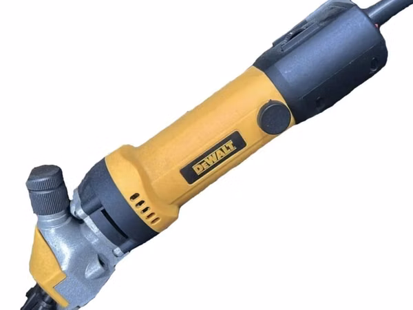 №: 8309 Məhsulun adı: Qoyun qırxma maşını DeWALT UM-S558 Brend: No