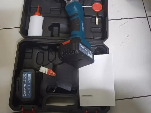 Cordless Sheep Clipper and Wool Shearing Kit