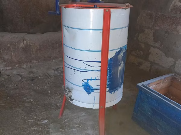 🍯 Bal süzən aparatı satılır! İşlək vəziyyətdədir, istifadəyə hazırdır