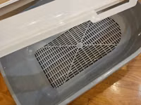 - 1 ədəd yastıqlı ev heyvanı yatağı - 1 ədəd ızgaralı plastik pişik — Foto 4
