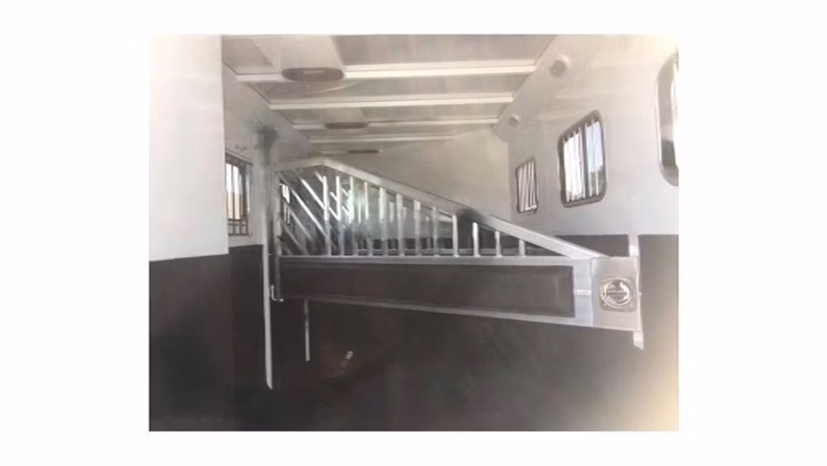 Trails West 2026 Manufacturing CLASSIC (Warm Blood) 3 Horse Trailer