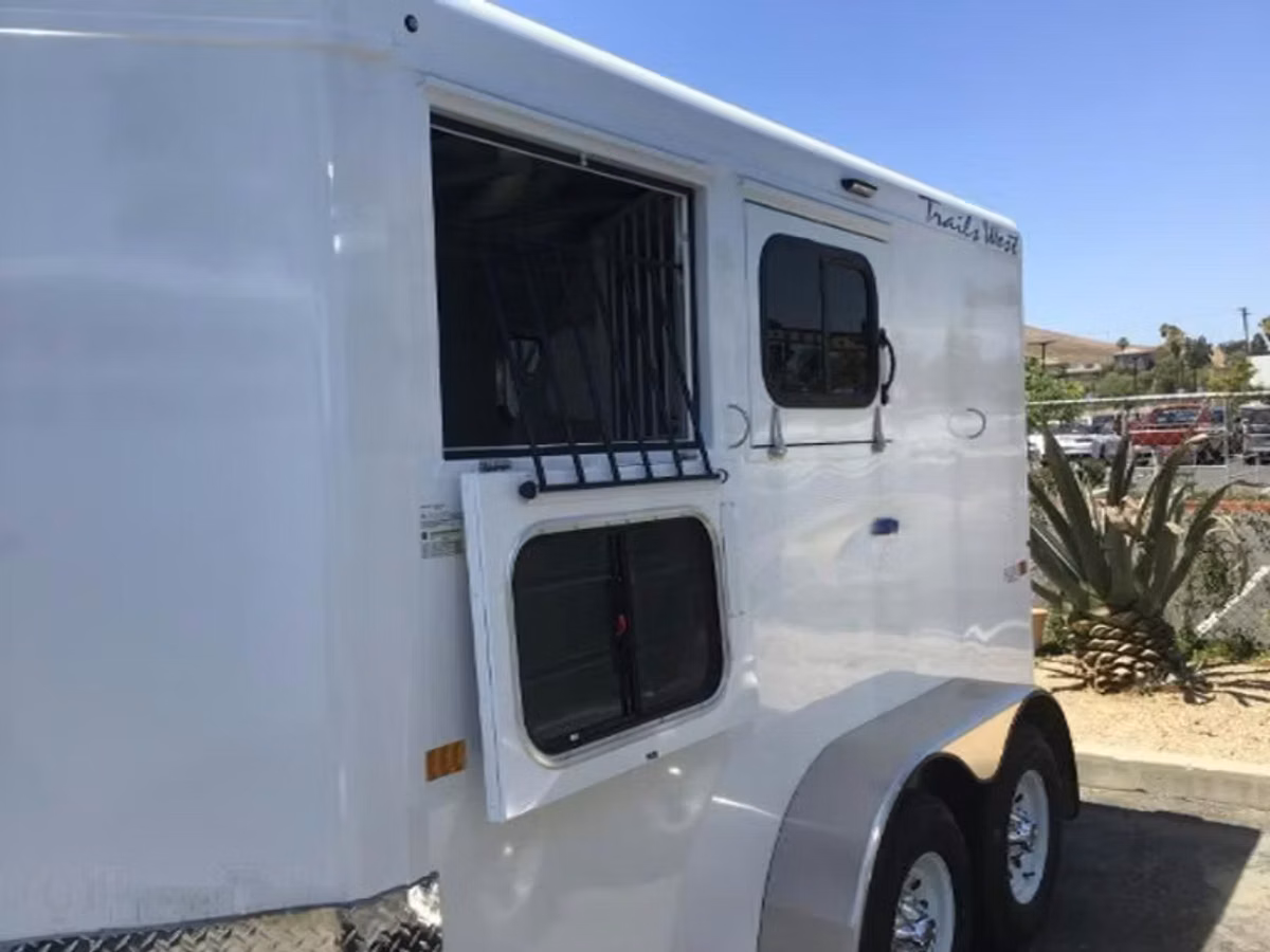 Trails West 2026 Manufacturing 2 Horse Bp Trailer Horse Trailer