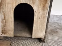 Taxta it evi - Material: qalın taxta korpus, dam və ön hissədə — 照片 2