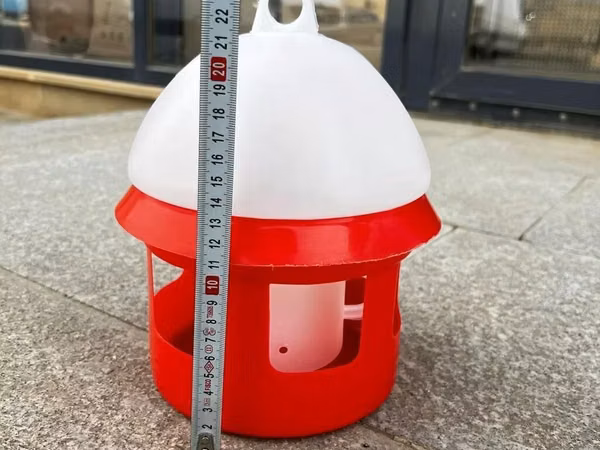 Göyərçin su qabı 2l Göyərçin Su Qabı 2 Litr – Praktik və İdeal Seçim