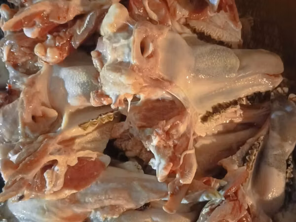 Quzu çənəsi dilə kanpilekt kim isdese vatcapda yazsın ədədi 2 manat