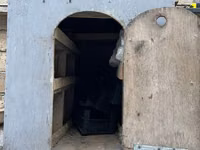 Taxtadan hazırlanmış, qapısı olan it evi. İtinizi küləkdən, yağışdan — zdjęcie 2