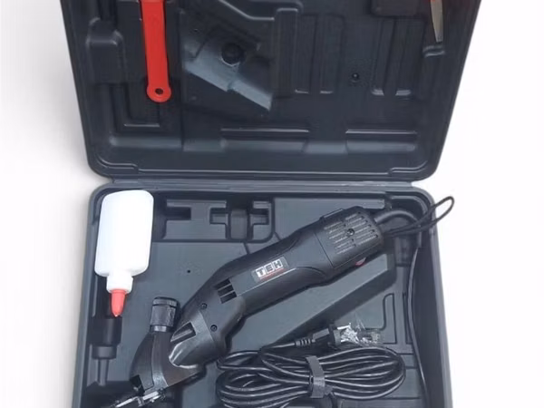 Məhsul №: 8323 Məhsulun adı: TEH TSC806 Tük qırxan maşın – 600W Brend