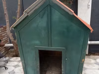Metall dam örtüklü it evi - Material: bərk karkas, yanlar və ön hissə — 照片 1