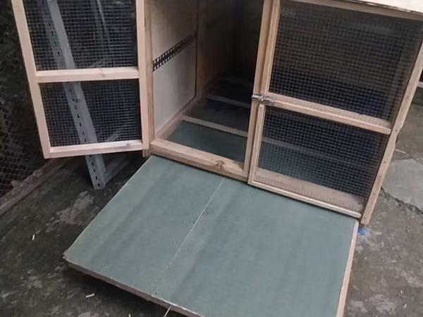 Taxta dovşan/quş qəfəsi – ikitaqlı, geniş və havadar - Material