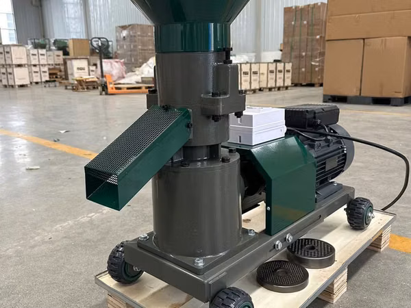 Granulator de furaje Des Champs EU PROFI 125 3 kW 220 V