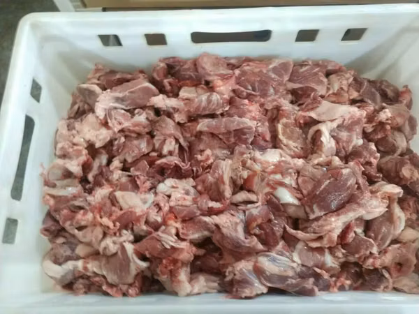 Мясо свиных голов