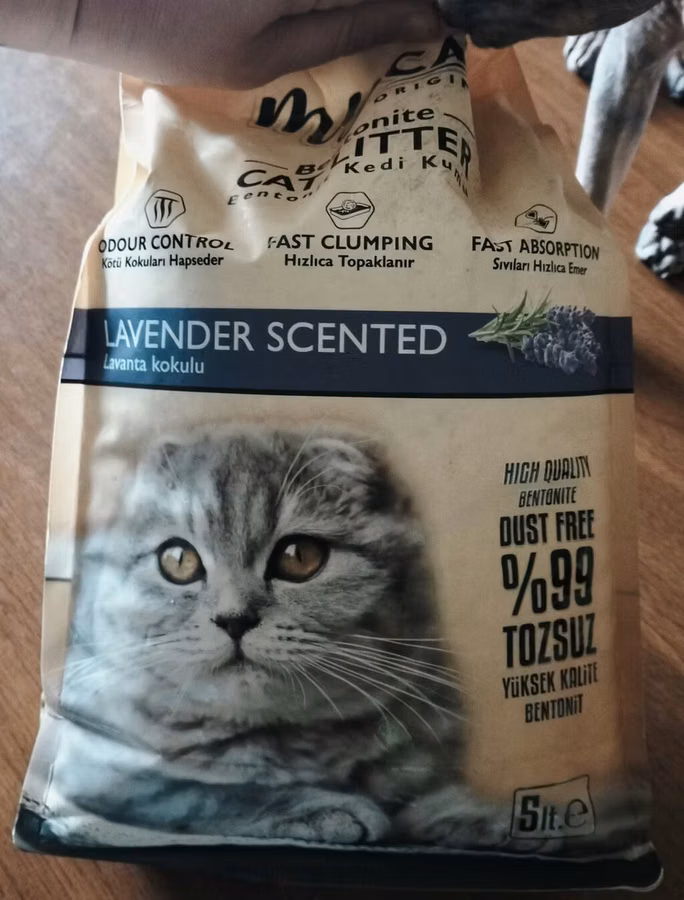 Lavanda ətirli bentonit pişik qumu və pişik tualeti. Məhsulun