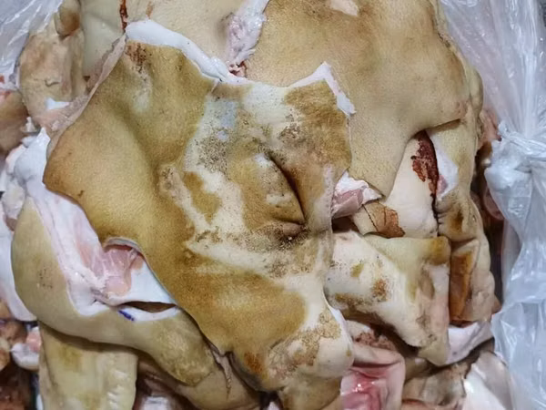 Шкура свиная, пластованная.