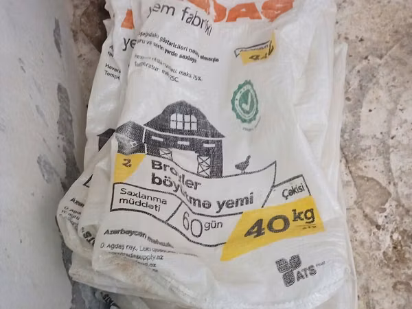 Ağdaş Yem Fabriki – Broylər böyütmə yemi - Qablaşdırma: 40 kq-lıq